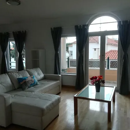 Sunny Center 5 Min Walk To Beach Appartamento