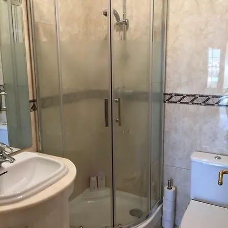 Sunny Center 5 Min Walk To Beach Apartment