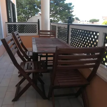 Apartment Sunny Center 5 Min Walk To Beach Cascais